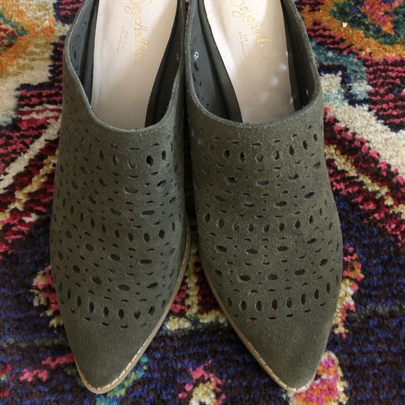 Seychelles Green Suede Mule 8 - Picture 1 of 7